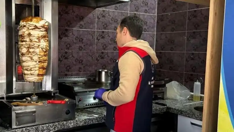 Tavuk Döner Alarmı: İşletmelerdeki Şok Baskınların Sebepleri ve Sonuçları