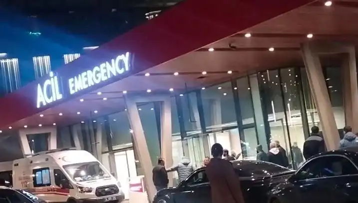 Dışarıda Telefon Görüşmesi Yapan Genç Adam Hayatını Kaybetti