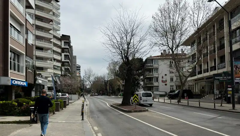 Kadıköy'deki O Tehlikeli Cadde: Neden Sürekli Kaza Oluyor?