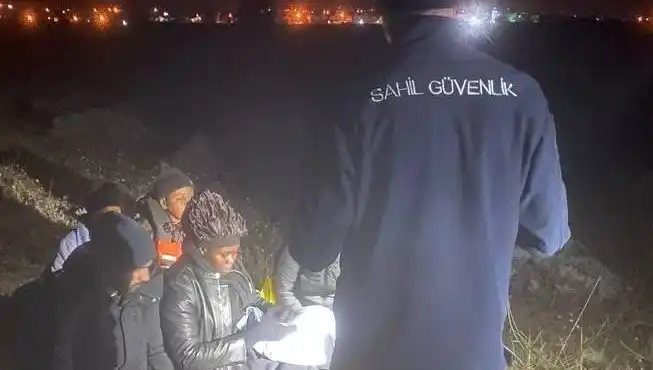 İzmir’deki Düzensiz Göçmen Operasyonu: 7 Kişi Yakalandı!