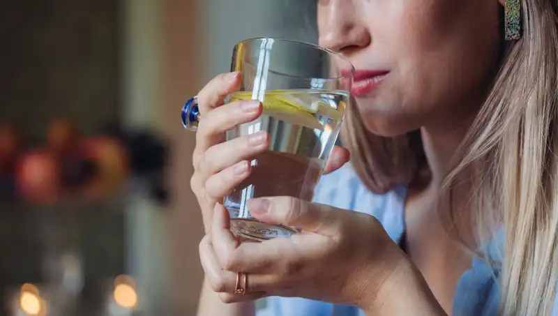 Aç Karnına 1 Litre Su İçmenin Bilimsel Faydaları ve Sonuçları