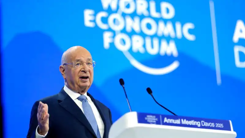 Klaus Schwab, Davos'un Kurucusu Olarak Görevinden İstifa Etti