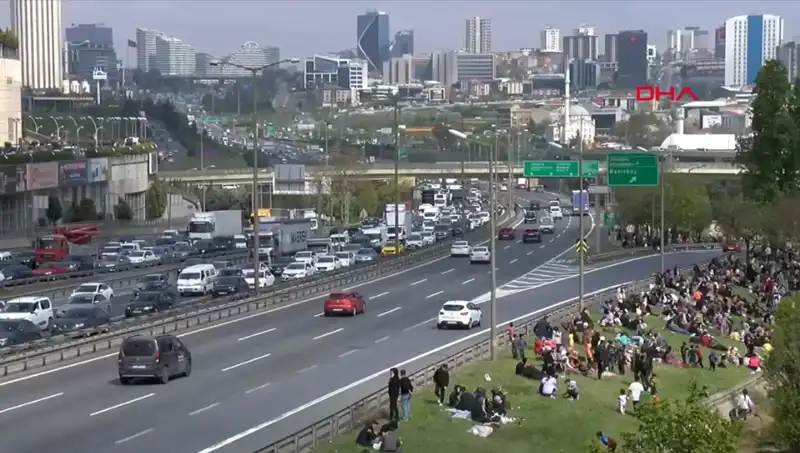 Deprem Sonrası Yaşanan Trafik Kaosu: Yoğunluk Yüzde 56 Arttı