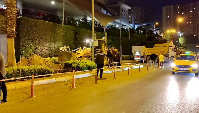 AVM Girişinde Doğalgaz Paniği: Alışveriş Keyfini Tehdit Eden Anlar