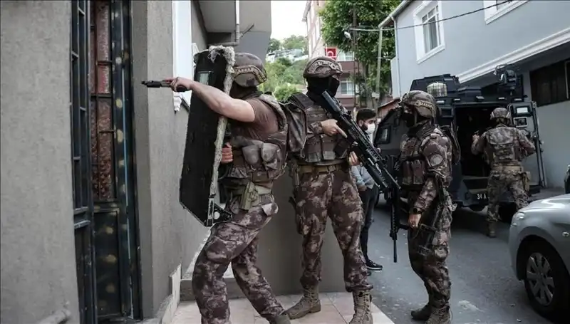 İstanbul'da DAEŞ Terör Örgütüne Büyük Darbe: 20 Gözaltı