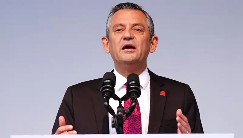 Özel'den Komutanların Dava Kararına Sert Tepki: Açıklamalar ve Yansımalar