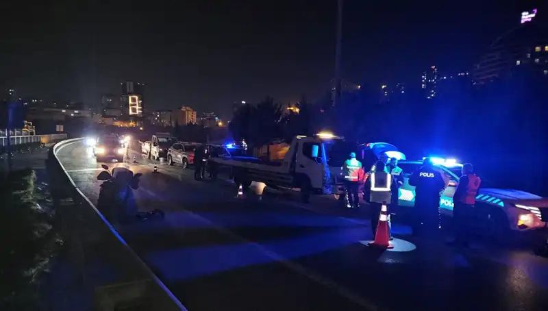 TEM Otoyolu’nda Şok Eden Kaza: Yatan Kişi Metrelerce Sürüklendi