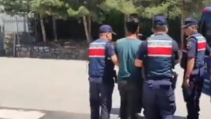 Türkiye'nin 14 İlinde DAEŞ Operasyonu: 26 Kişi Gözaltına Alındı