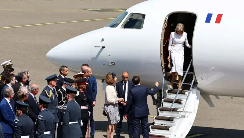 Eşi, Macron’un Elini Havada Bıraktı: O Anların Ardındaki Sebep Ne?