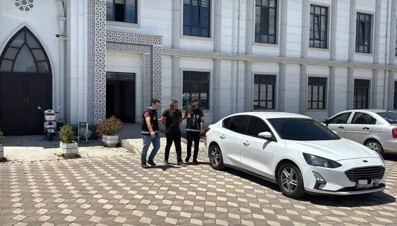 Kocaeli'de Şok Cinayet: Katil Zanlısı Hızla Yakalandı ve Tutuklandı