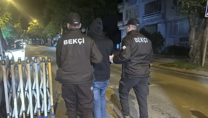 Edirne'de 4 Düzensiz Göçmen Operasyonu: Güvenlik Güçleri Başarılı Bir Müdahale!