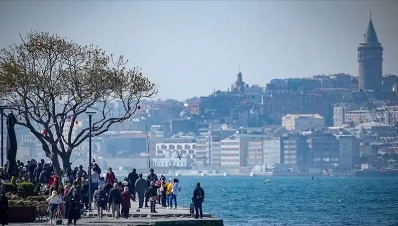 İstanbul'da Bahar Havası Yeniden Sizi Bekliyor: Hafta Sonuna Dikkat!