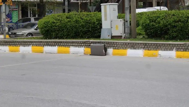 Minibüsten Düşen Valiz, Olay Yerinde Şok Edici Gelişmelere Yol Açtı