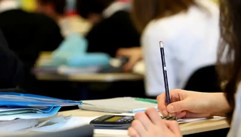 Üniversite Kontenjanlarında Düşüş: Eğitim Sistemine Etkileri ve Gelecek Tahminleri