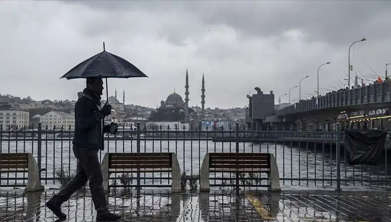 İstanbul'da Kış Sürprizi: Yağmurla Başlayan, Karla Devam Eden Bir Haftasonu Uzmanı