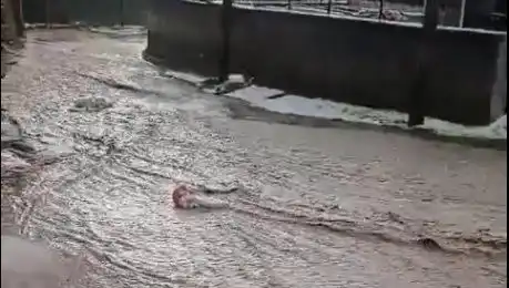 Sivas’ta Sağanak Yağış ve Dolu, Şehirde Sel Felaketine Neden Oldu