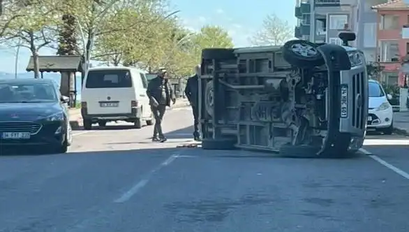 Otomobile Çarpan Araç Yan Yattı: Korkutan Kaza Ayrıntıları