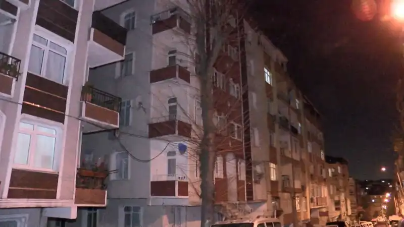 Kolonlarından Ses Gelen Apartmanda Panik: Altı Katlı Bina Tahliye Edildi