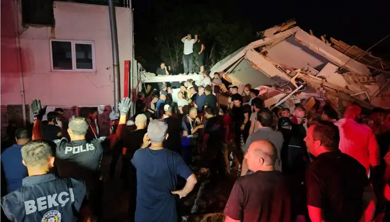 Balıkesir Sındırgı'da Şok Deprem: Can Kayıpları ve Yaralılar