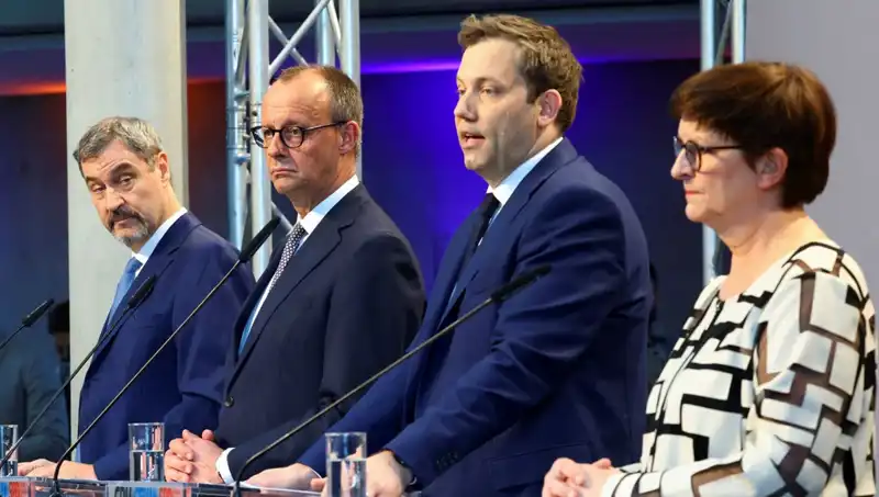 Almanya'da 'GroKo' Koalisyonu İçin Tarihi Adım: SPD Onayladı