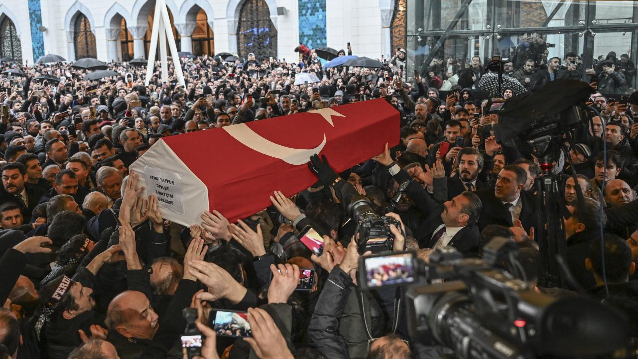 Ferdi Tayfur'un Vefatı Ülkeyi Yasa Boğdu