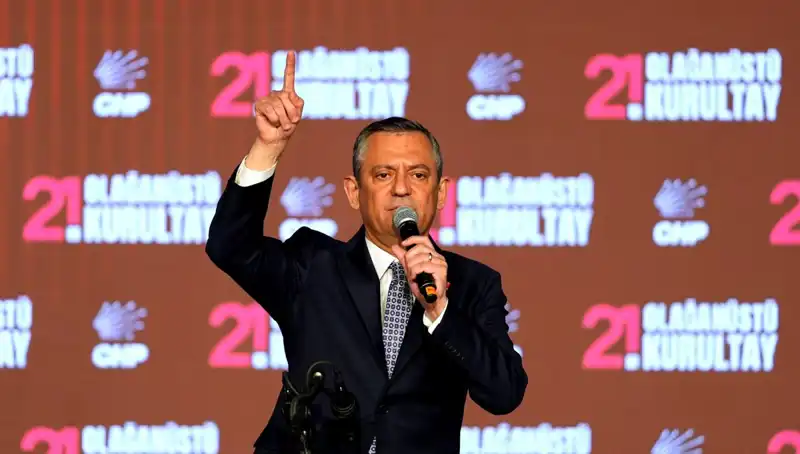 Özgür Özel'in Çarpıcı "Cunta" Açıklamaları Yargıya Taşınıyor: Kamuoyunun Tepkisi Nedir?