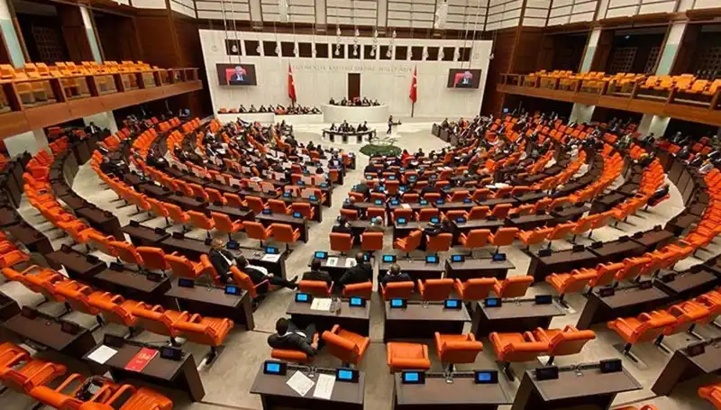 Emekli İkramiyesinde Tarihi Artış: TBMM'den 4 Bin TL Teklifi Onaylandı