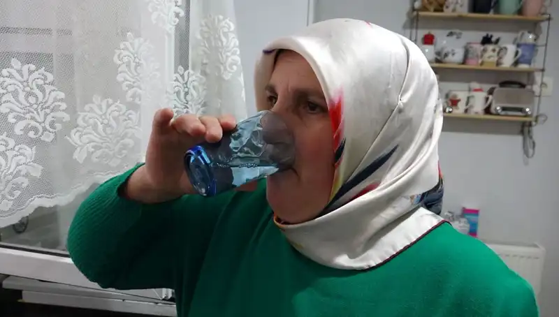 30 Yıldır Nisan Yağmurlarını Şifa İçin Toplayan Kadın