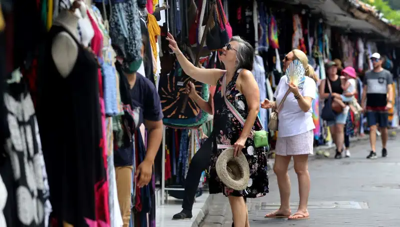 Bali’de Turistlere Kıyafet Yasağı Geldi: Ceza Uygulanacak!