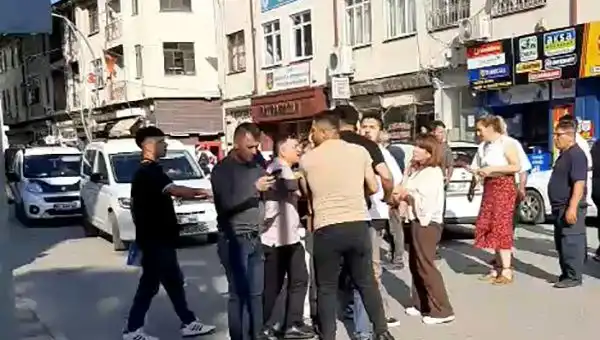 Trafikte Gaziyi Darp Edenlerin Korkunç Anları Kamera ile Tespit Edildi