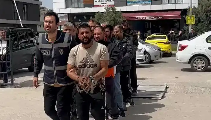Edirne'de Eş Zamanlı Operasyon: Yedi Firari Zanlı Yakalandı!