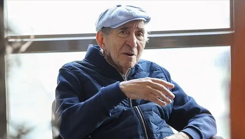 Altan Öymen'in Sağlık Durumu: Entübe Edildi, Yoğun Bakımda Mücadele Ediyor!