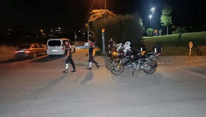 Parkta Korkunç Kavga: 14 Yaşındaki Çocuk Bıçaklandı