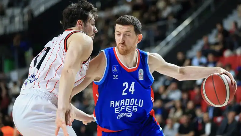 Anadolu Efes, Euroleague'de Şampiyonluk Yolunda Kritik Maça Hazır!