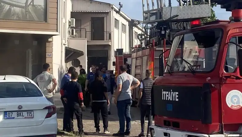 Mobilya Atölyesinde Yangın: Paniğe Neden Olan Olayın Ayrıntıları