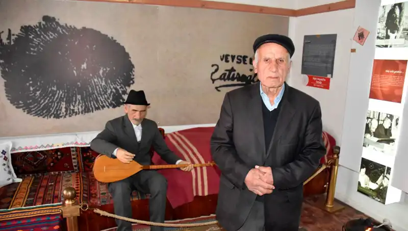 Aşık Veysel'in Hayatı ve Efsanevi Sözleri: Gözyaşlarıyla Yüzleşen Bir Şair