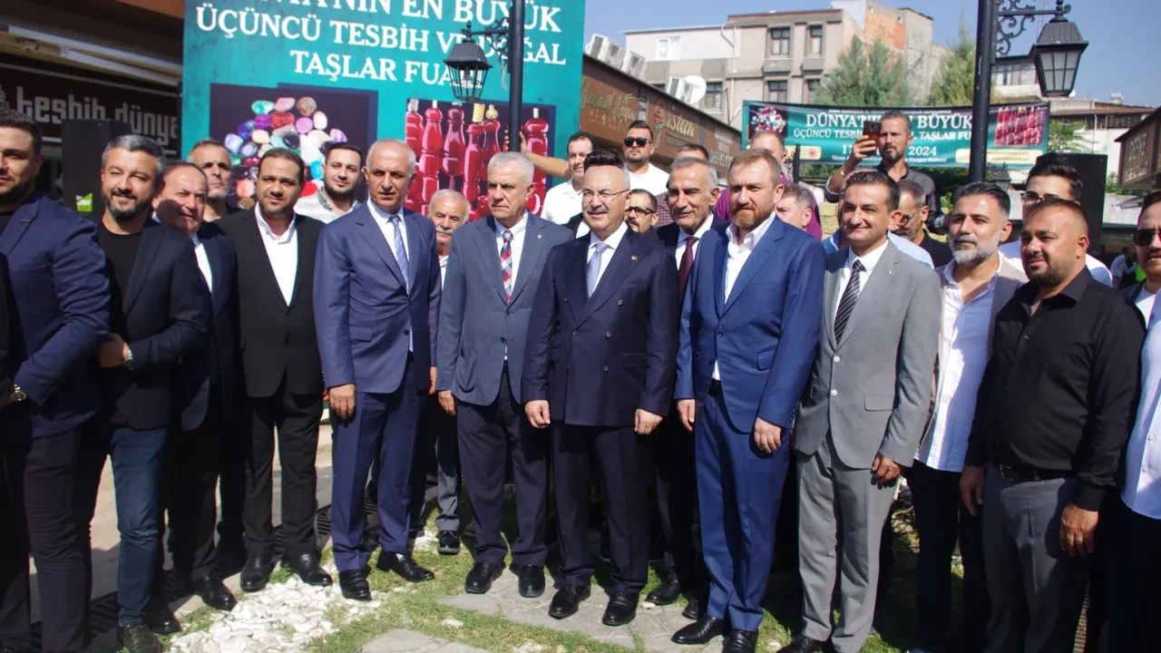 Lezzet Festivali ve Tesbih ile Doğal Taşlar Fuarı Aynı Anda Kapılarını Açıyor