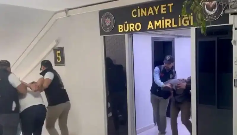 Suç Örgütünün Saldırısı: 9 Kişi Tutuklandı, Arkada Gizemli İlişkiler Var mı?