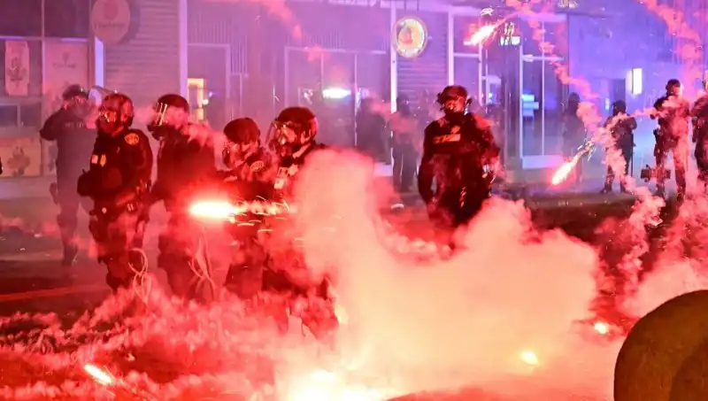 Los Angeles'taki Protestolar: ABD Genelinde Isyanın Sesi Yükseliyor