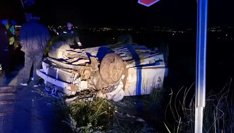 Otomobil Şarampole Devrildi: Feci Kaza Sonrası 1 Ölü, 3 Yaralı