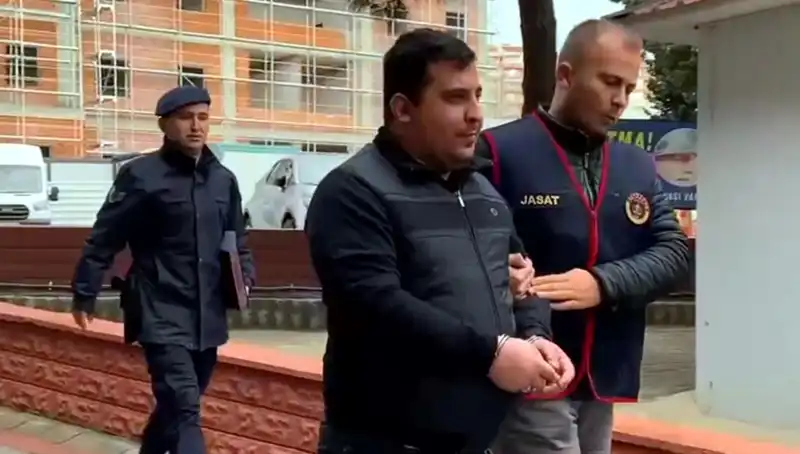 410 Suçtan Aranan Zanlı, Polisi Şaşırtarak Yakalandı!