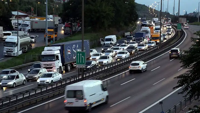 Bayram Öncesi Yoğun Trafik İçin Alınan Önlemler ve Yasak Detayları