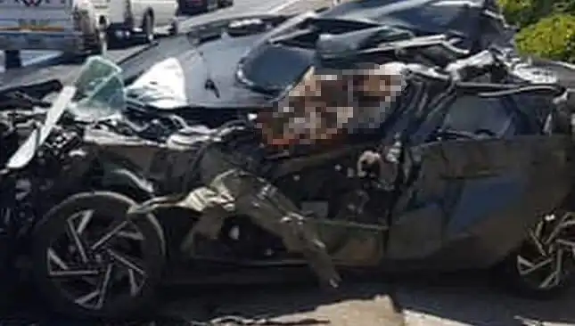 Şanlıurfa'da Korkunç Kaza: Otomobil Tankere Çarptı, Bir Can Gitti