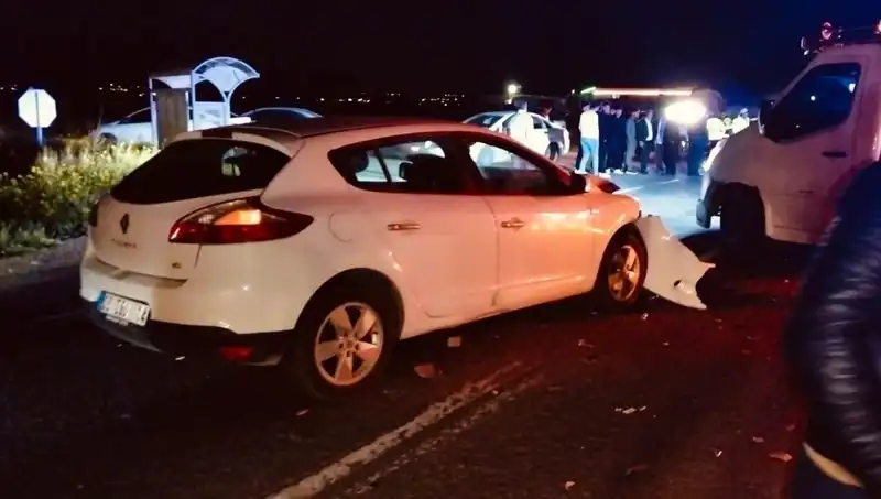Trafik Kazasında Kafa Kafaya Çarpışma: Bir Can Gitti, Yedi Yaralı