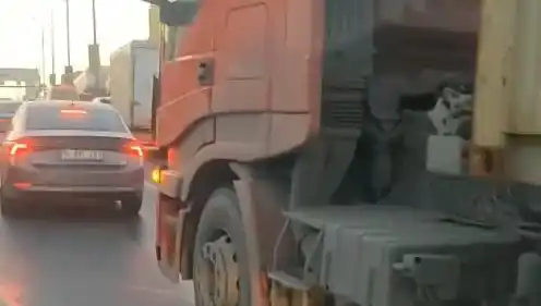D-100 Karayolu'nda Yol Verme Kavgası TIR'la Büyüdü!