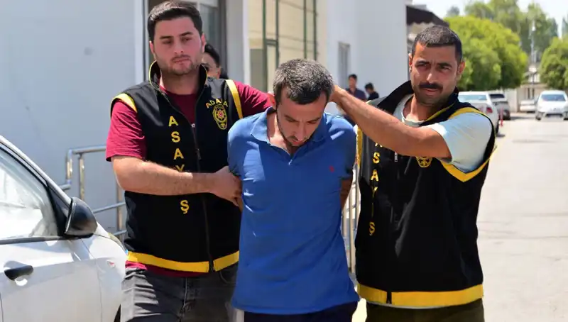 Genç Adamın Şok Edici Eylemi: Annesini Tahta Sopayla Katletti