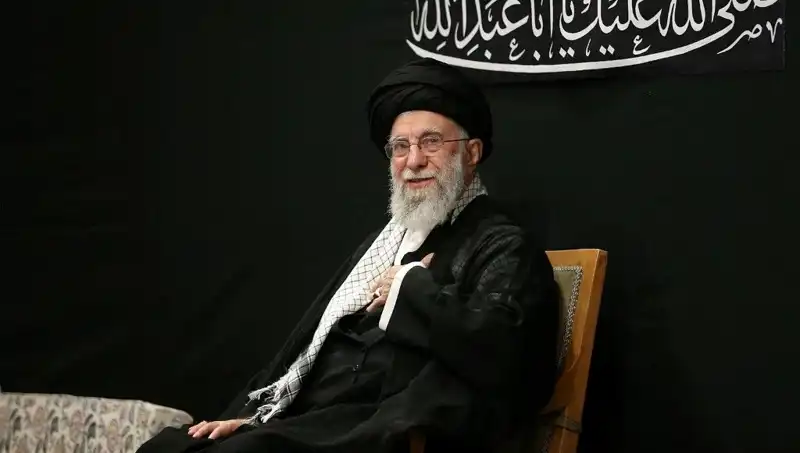 Hamaney, İsrail ile Savaş Sonrası İlk Kez Halkın Karşısında Göründü
