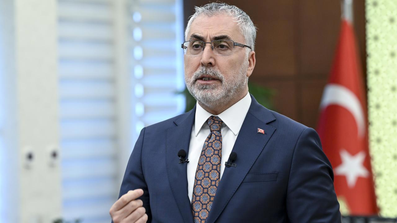 Bakan Işıkhan'dan Asgari Ücrete İyileştirme Sinyali
