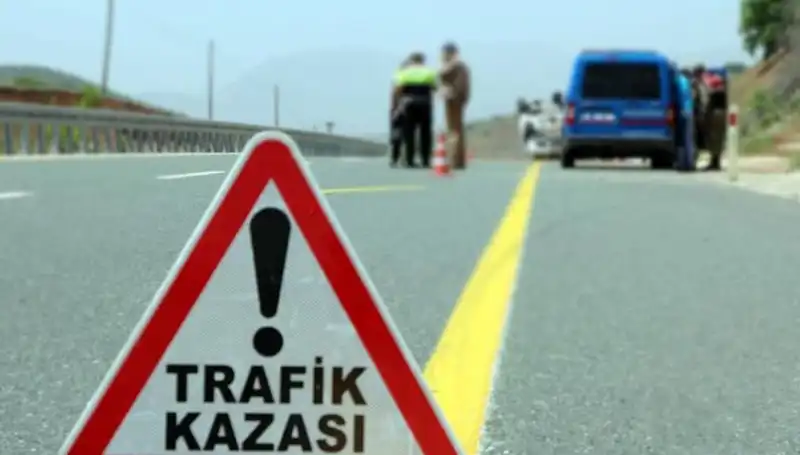 Otomobil ve Kamyon Çarpıştı: Facia Sonrası Ölü ve Yaralılar