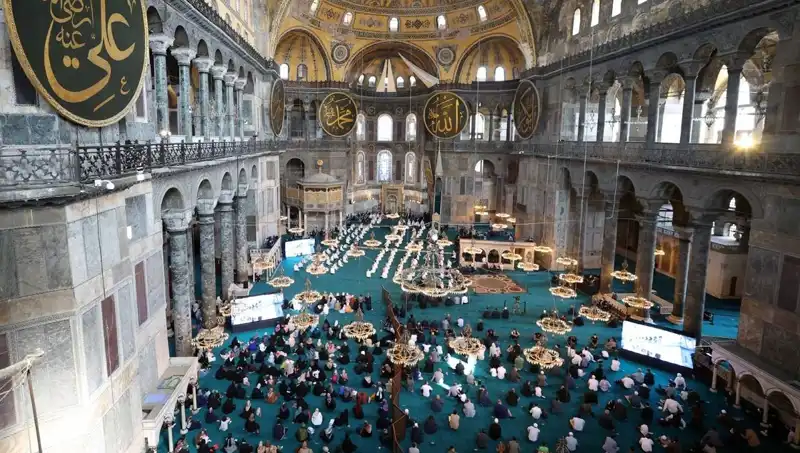 Ayasofya'nın Kapısını Kıran Zanlıya Verilen Hapis Cezası Şaşırttı!